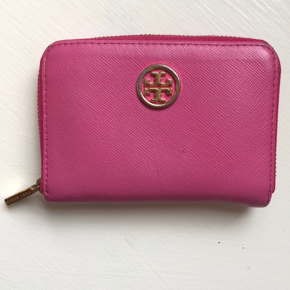 Tory Burch Handbags - Tory Burch small leather wallet with key holder